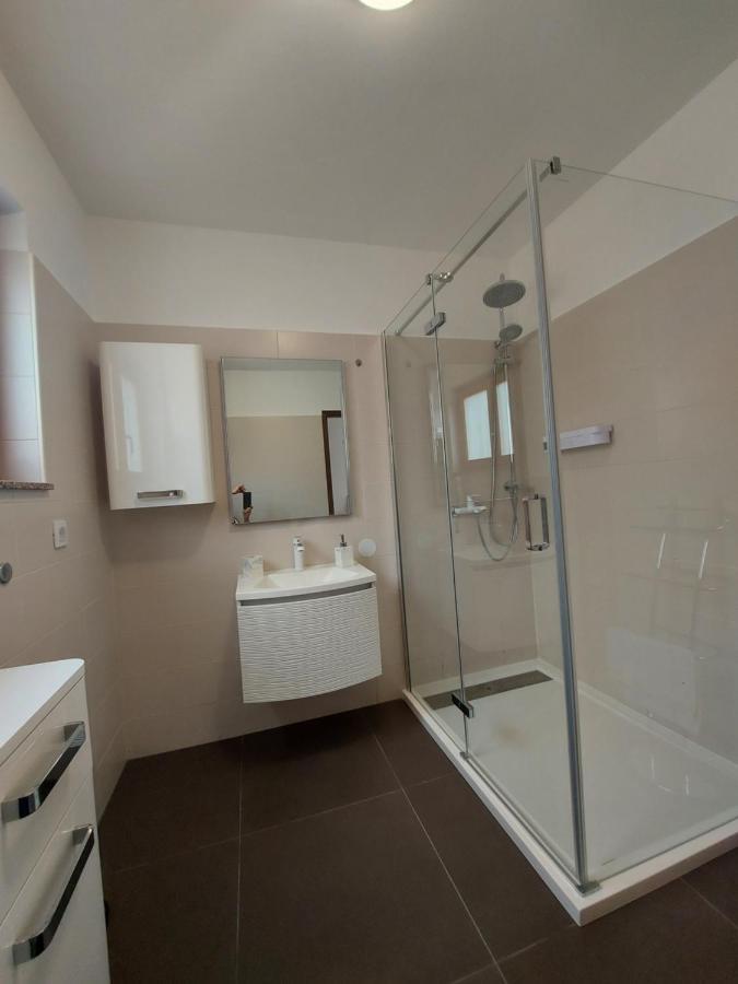 Spomax Apartman Pag Town