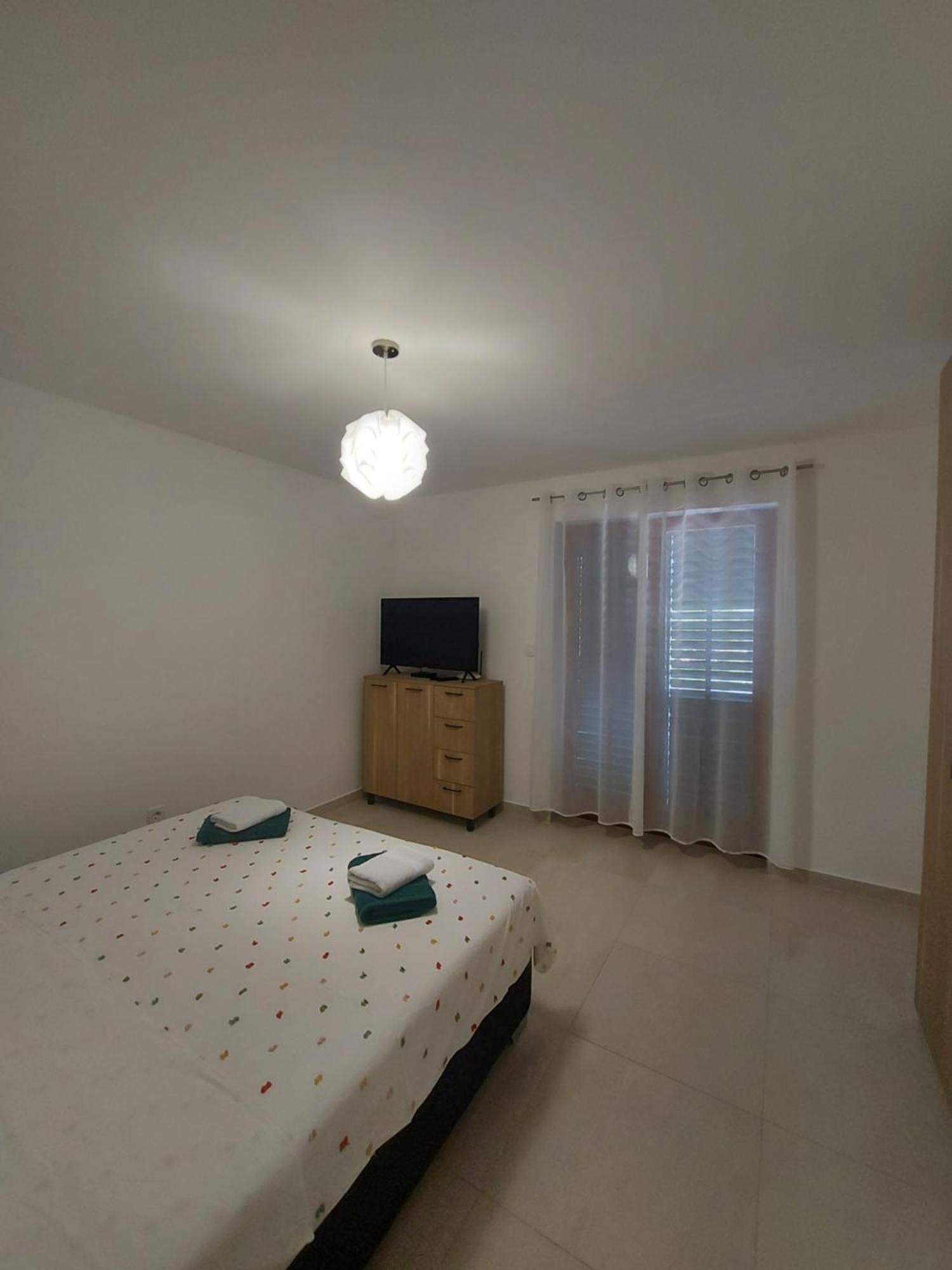Spomax Apartman Pag Town